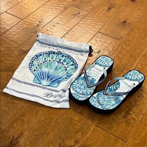 Brighton Blue Seashell Flip Flops with Pouch. *Brand New* Never worn!